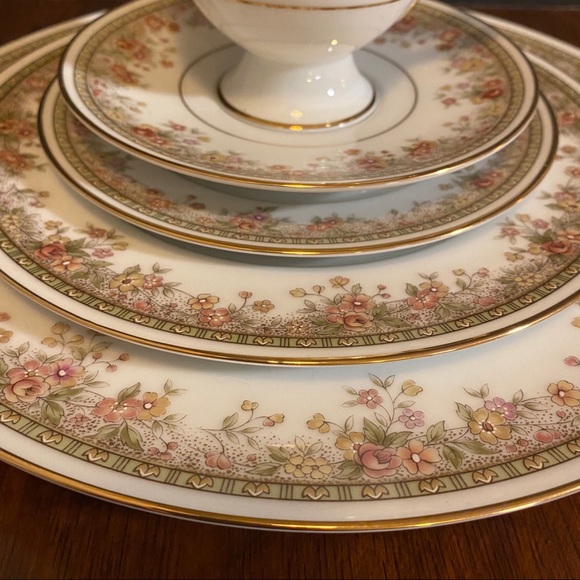 SALE Morning Jewel Place 5 Piece Place Setting - Picture 5 of 13